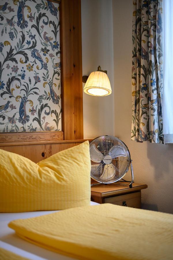 Hotel Goldener Hirsch Friedrichshafen Eksteriør billede